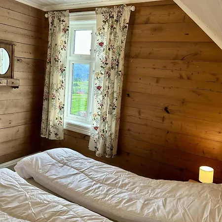 Holiday home Knuttunet Sunnfjord Hjelmeland
