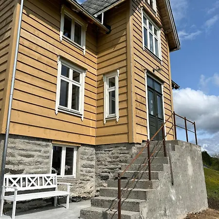 Holiday home Knuttunet Sunnfjord *